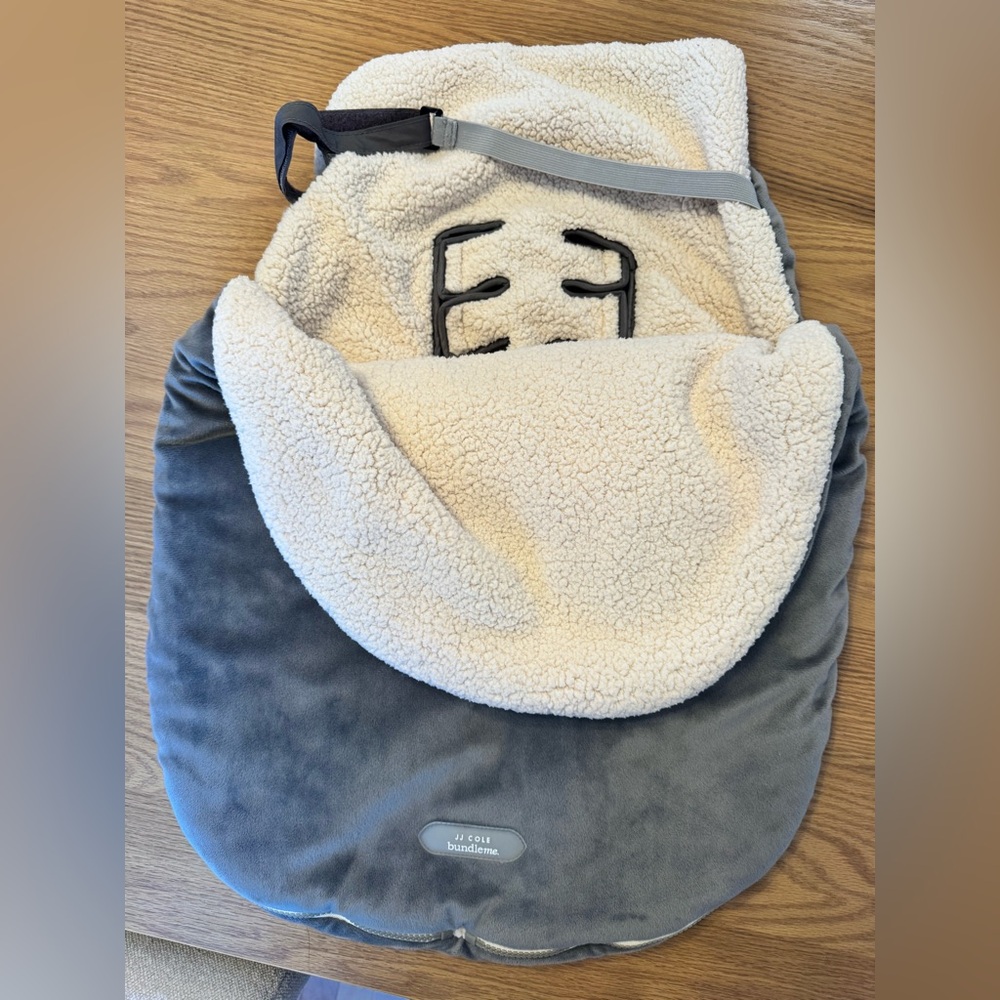JJ Cole BundleMe Car Seat Cover Infant size Gray Sherpa